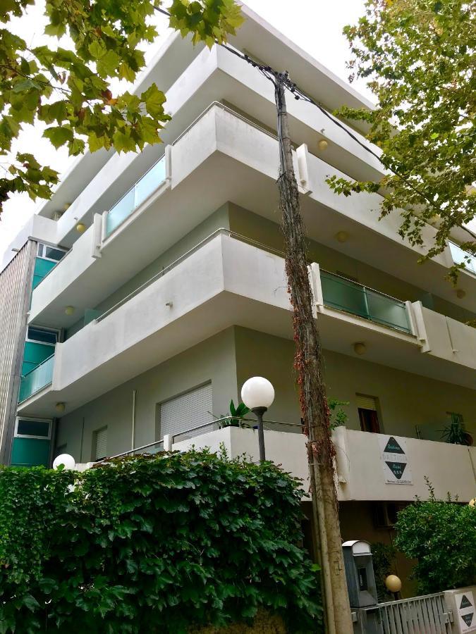 Battigia - Appartamenti Vacanze Rimini Esterno foto
